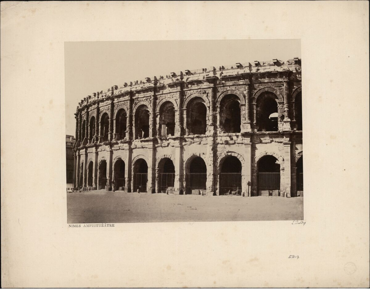Nîmes amphithéâtre / E. Baldus