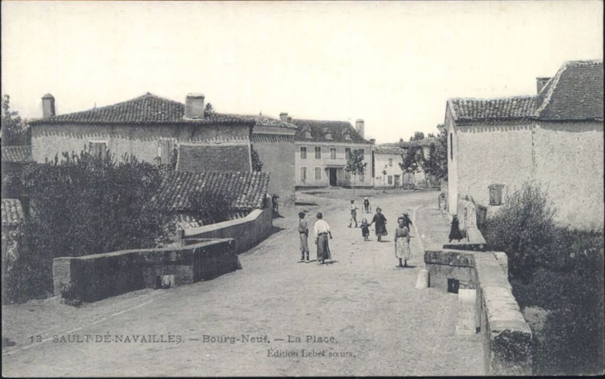 Sault-de-Navailles : Le Bourg-Neuf - La Place