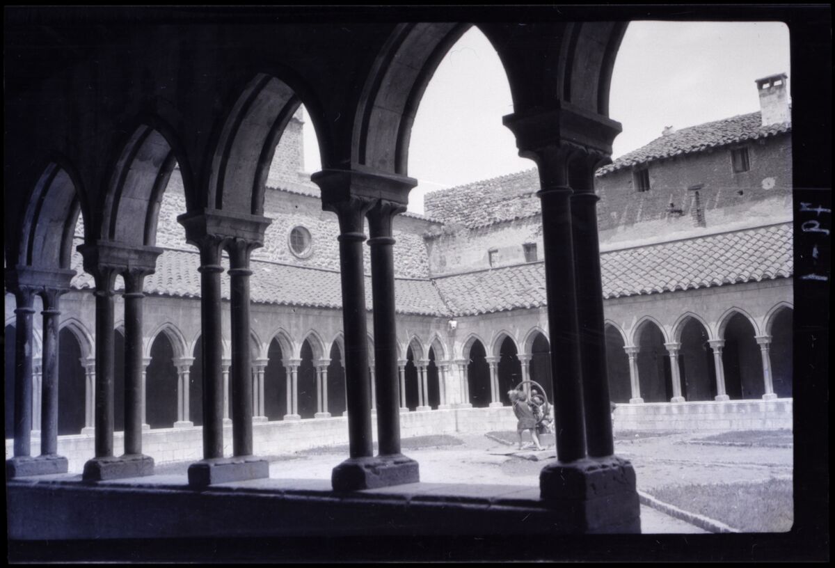 [Abbaye Sainte-Marie d'Arles-sur-Tech] : [cloître]