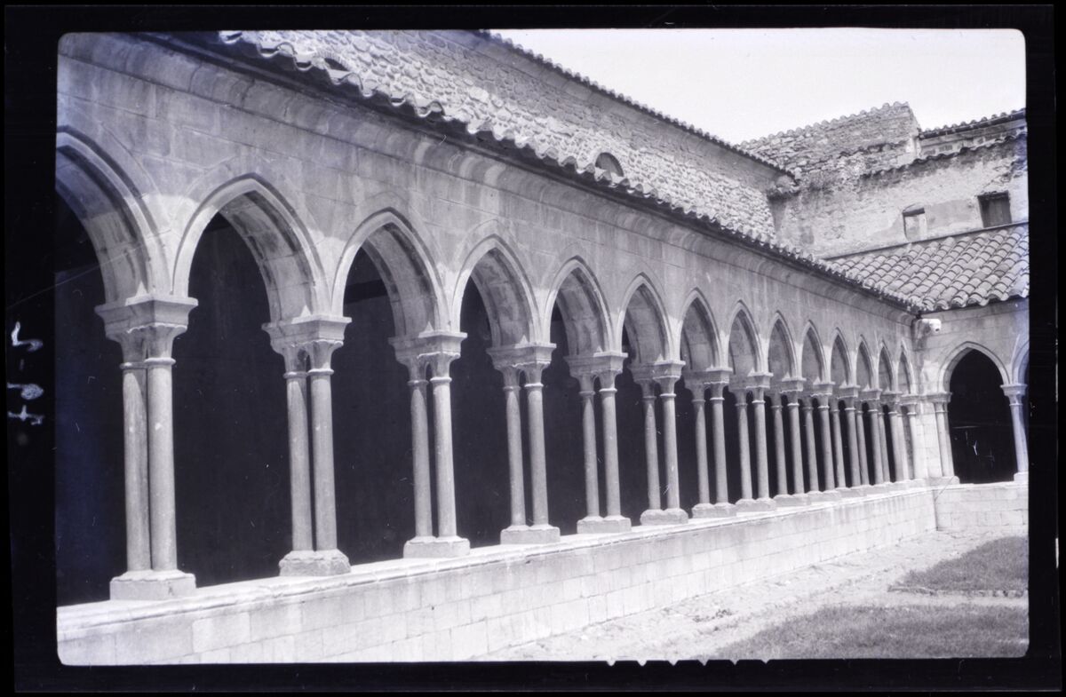 [Abbaye Sainte-Marie d'Arles-sur-Tech] : [cloître]