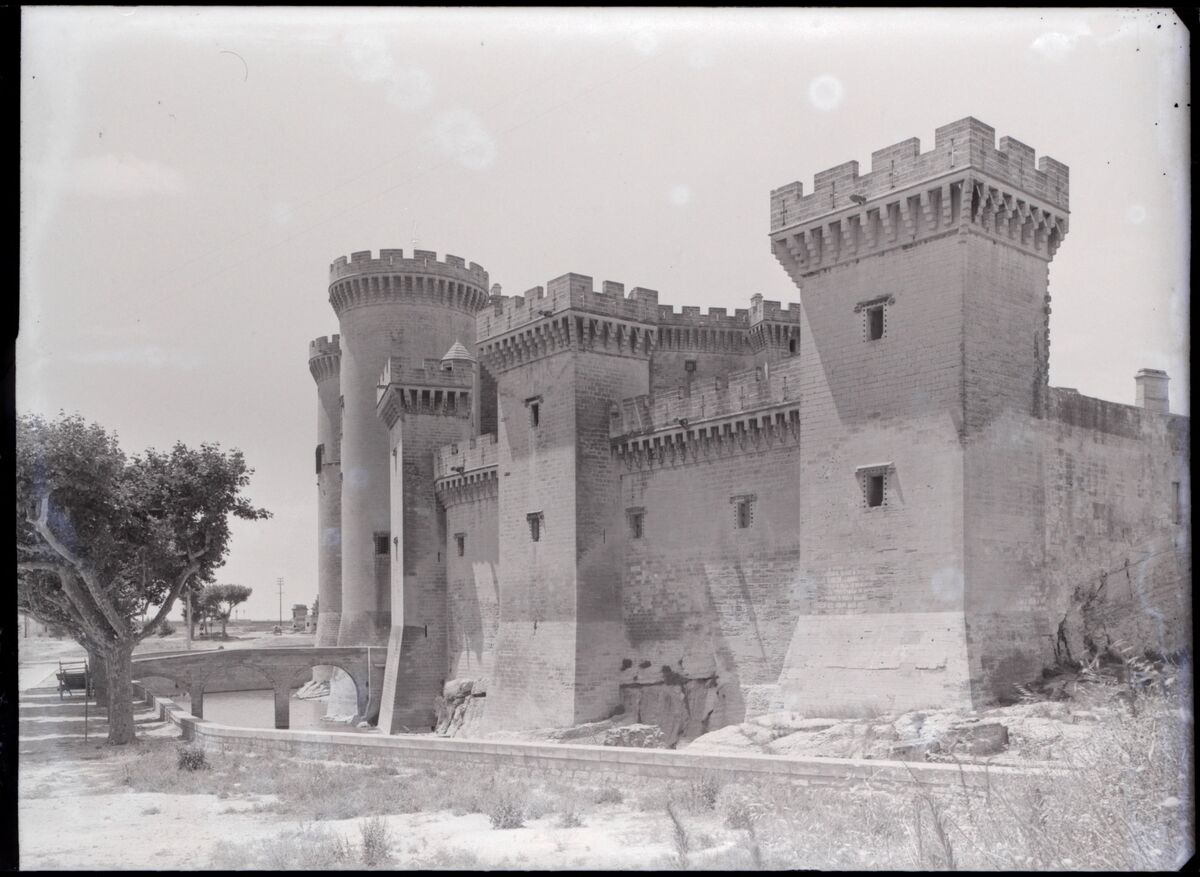 [Château de Tarascon]