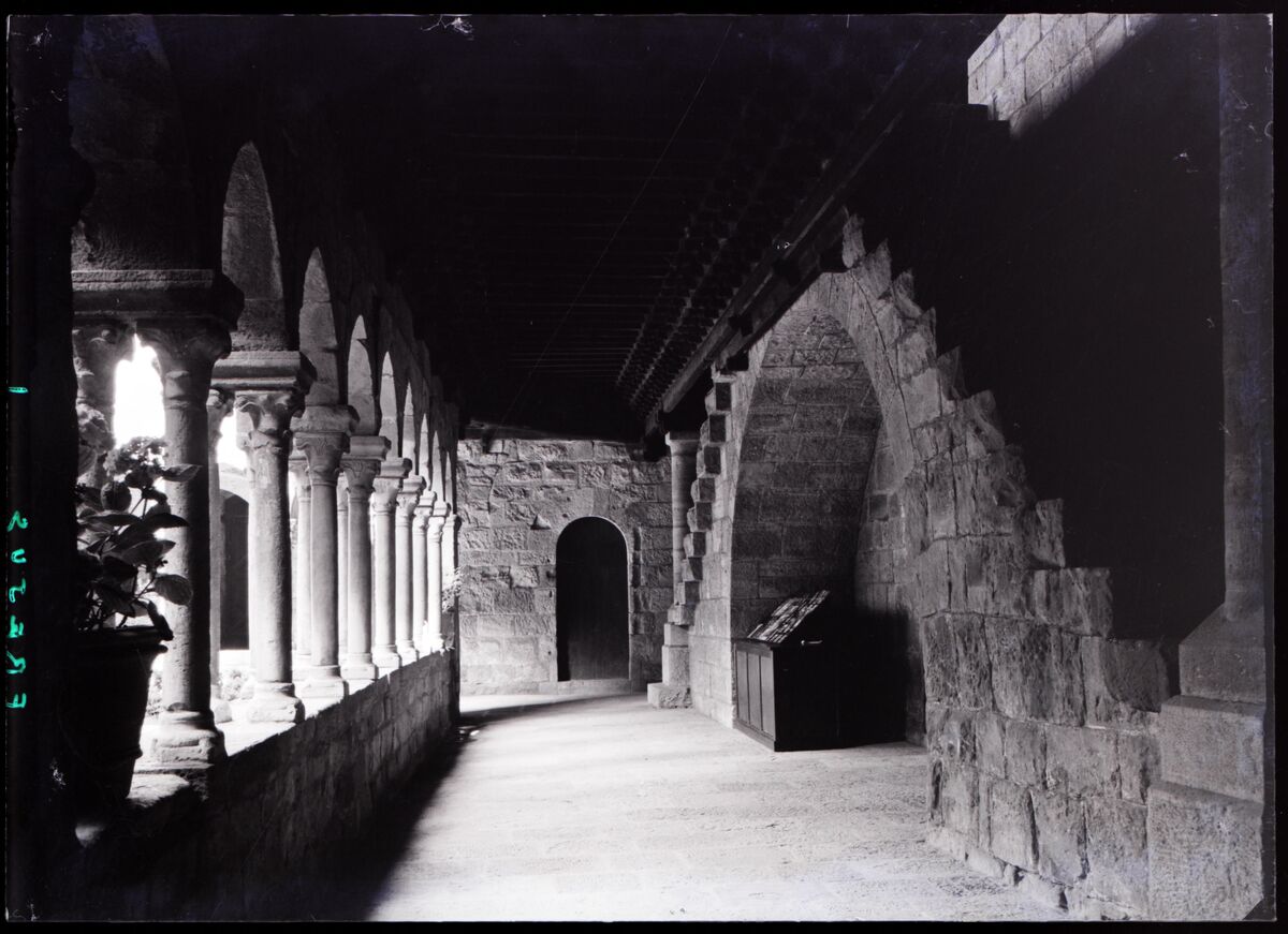 [Cathédrale Saint-Léonce de Fréjus] : [cloître, galerie nord]