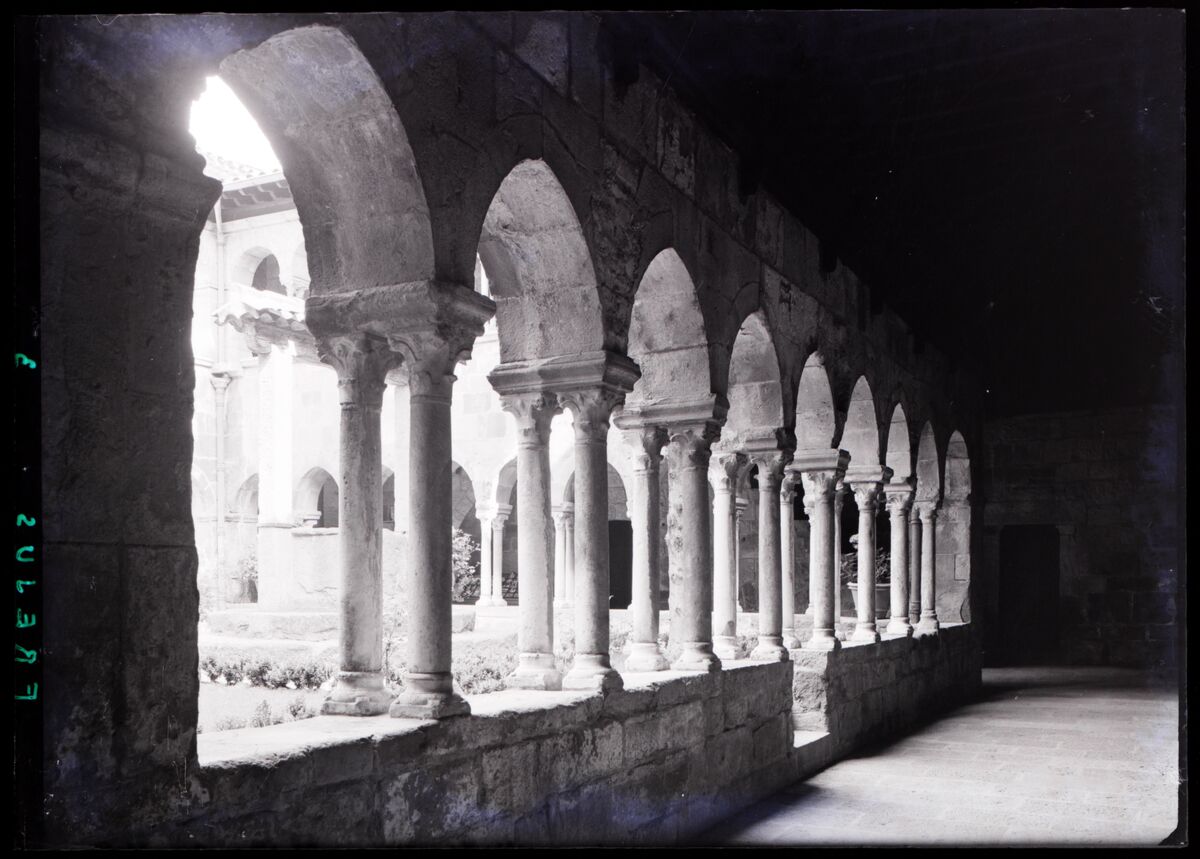 [Cathédrale Saint-Léonce de Fréjus] : [cloître, galerie est]