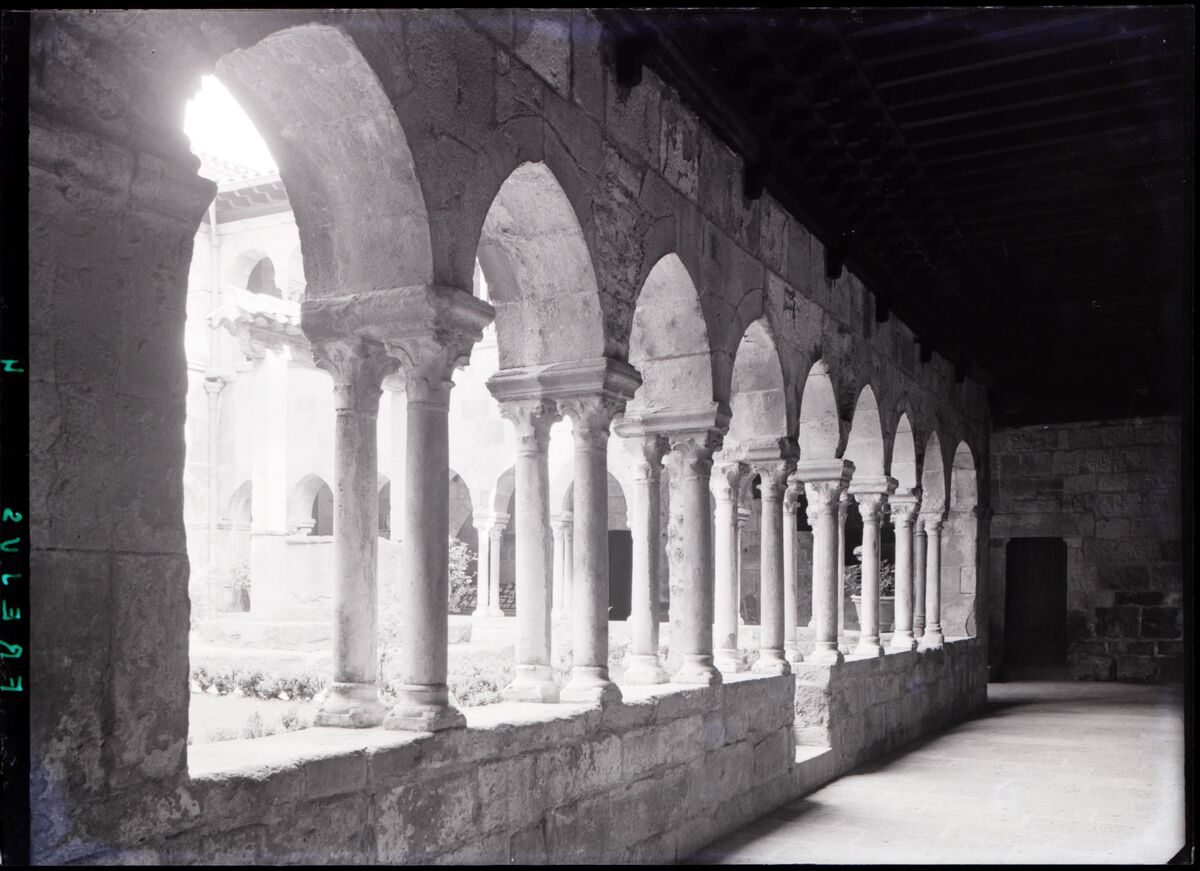 [Cathédrale Saint-Léonce de Fréjus] : [cloître, galerie est]