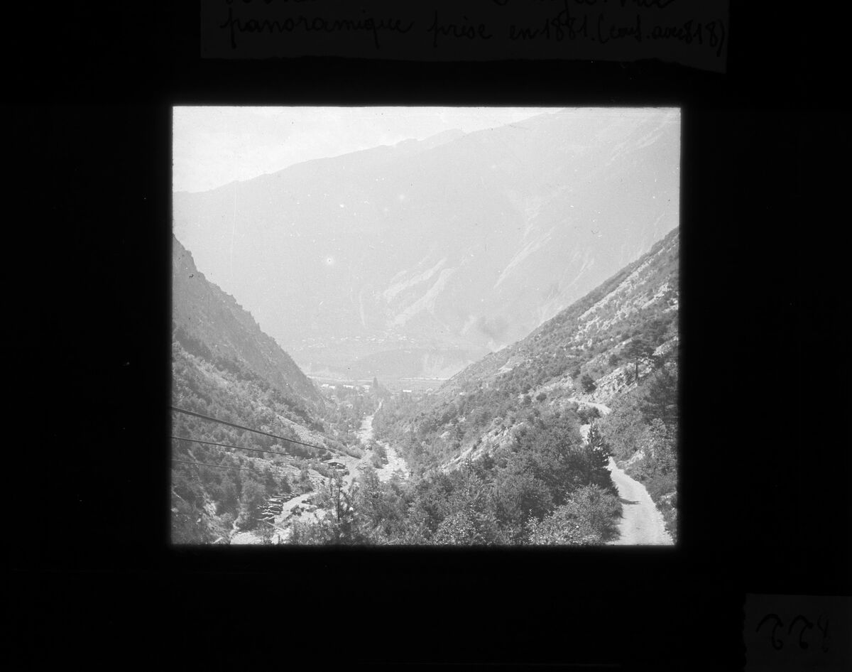 Le torrent du Bourget : vue panoramique prise en 1881 (cf 818)