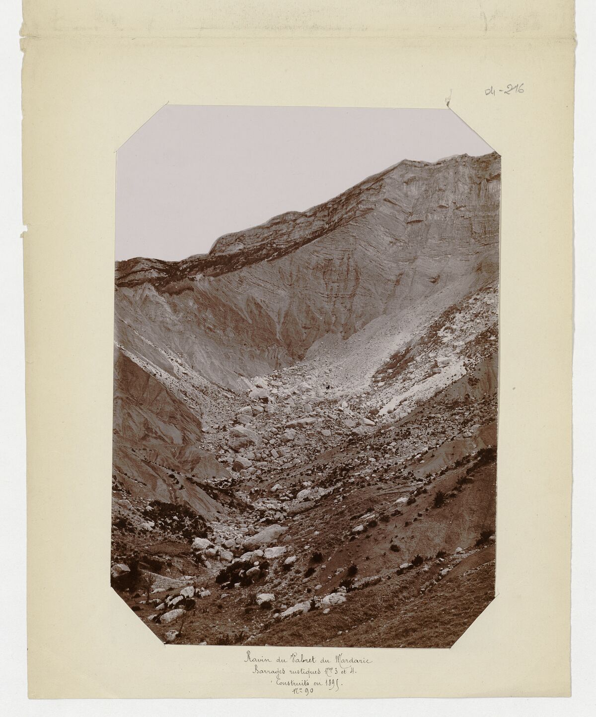 Ravin du Vabret du Mardaric (barrages rustiques) / Aubert