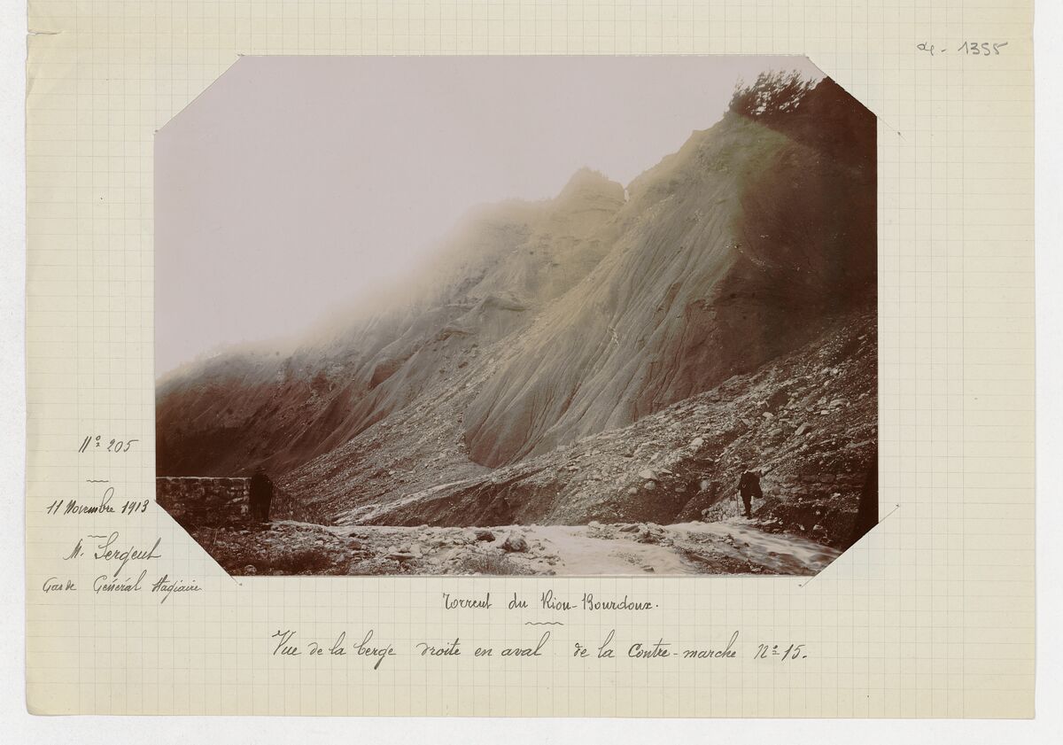 Torrent du Riou-Bourdoux (berge droite en aval de la contre-marche n° 15) / Sergent
