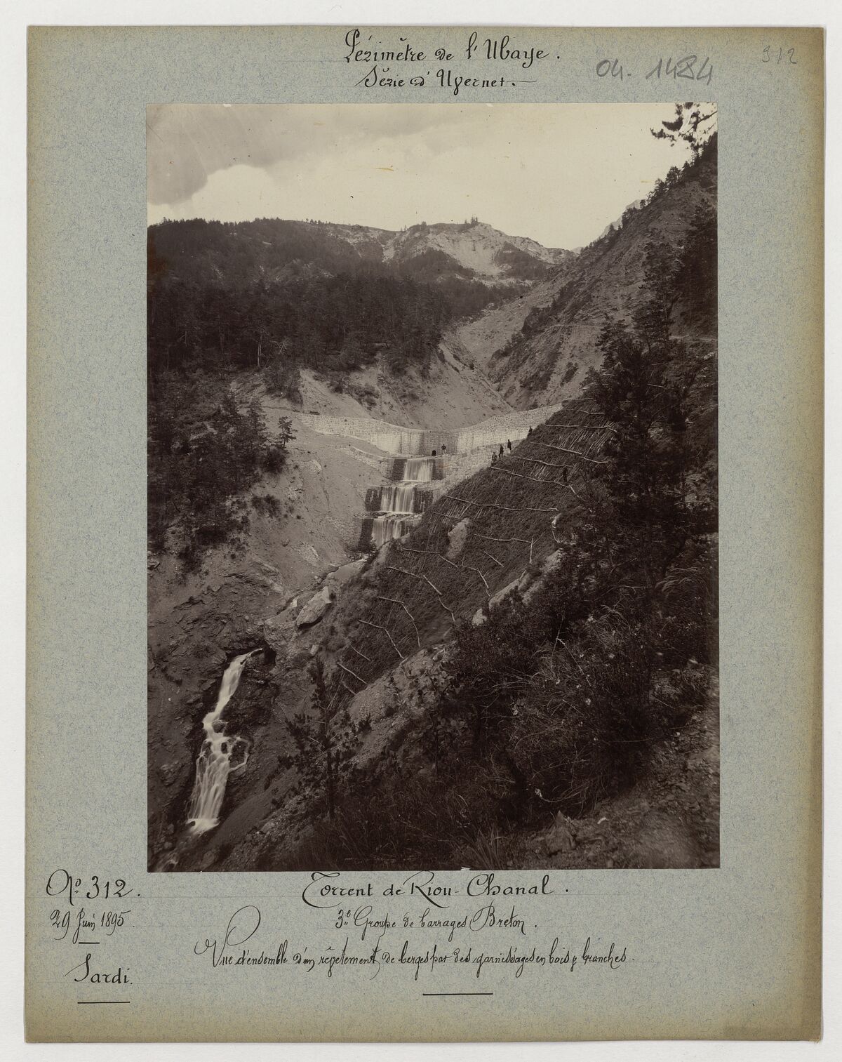 Torrent de Riou-Chanal (garnissage en bois de berges au niveau des barrages du groupe n° 3) / Sardi