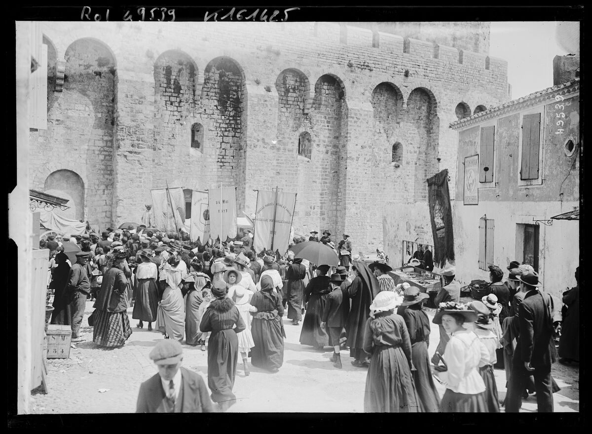 [Mai 1917, pélerinage des Saintes-Maries-de-la-Mer] : [photographie de presse] / [Agence Rol]