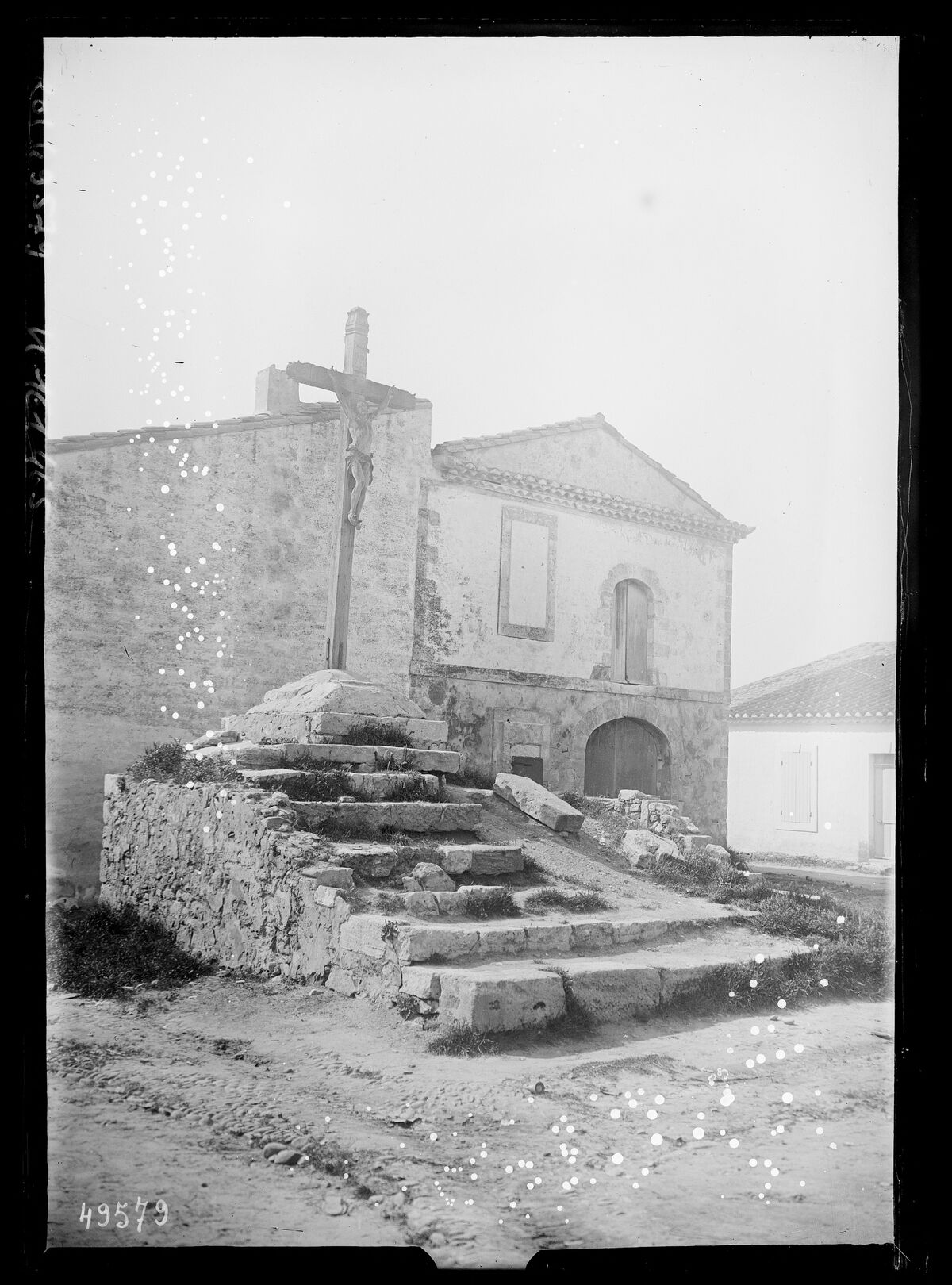 [Calvaire aux Saintes-Maries-de-la-Mer] : [photographie de presse] / [Agence Rol]