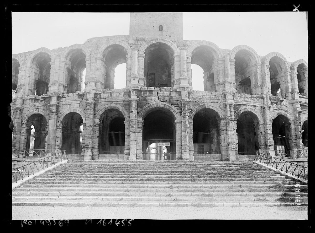 [Arènes d'Arles] : [photographie de presse] / [Agence Rol]