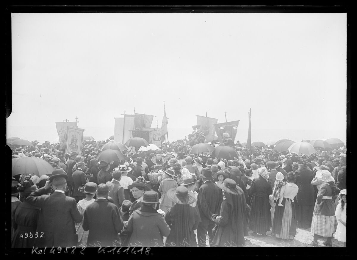 [Mai] 1917, pélerinage des Saintes-Maries-de-la-Mer : [photographie de presse] / [Agence Rol]
