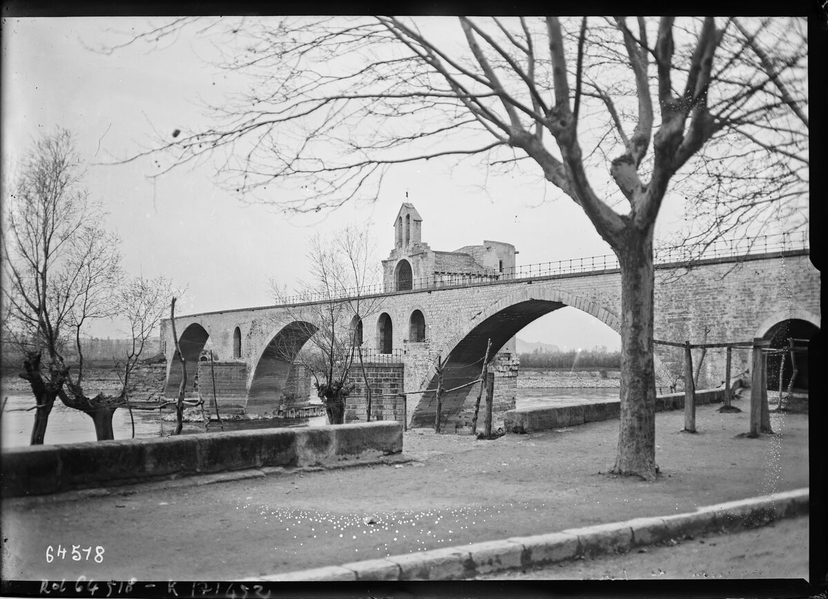 Avignon, le pont [Saint-Bénézet] : [photographie de presse] / [Agence Rol]