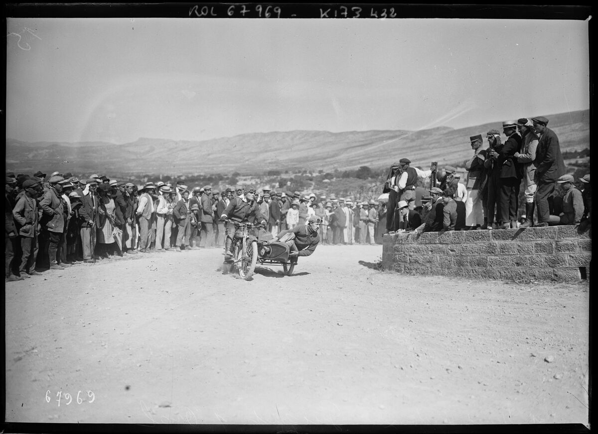 7/8/21, Mont Ventoux, [Raymond Guiguet] sur Orial [side-car de 600 cmc] : [photographie de presse] / [Agence Rol]