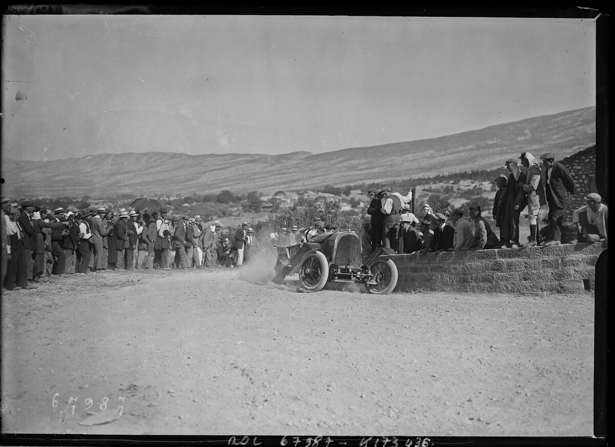 Mont Ventoux, 7/8/21, Bablot sur Voisin, virage [illisible, voiture de tourisme 3 litres] : [photographie de presse] / [Agence Rol]