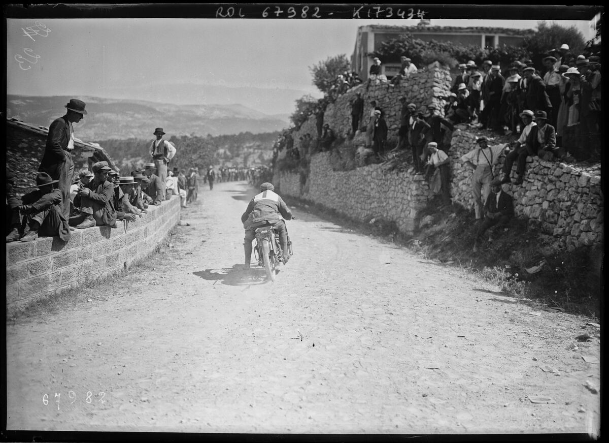 Mont Ventoux, 7/8/21, Rolly sur ABC [motocyclette 500 cmc] : [photographie de presse] / [Agence Rol]