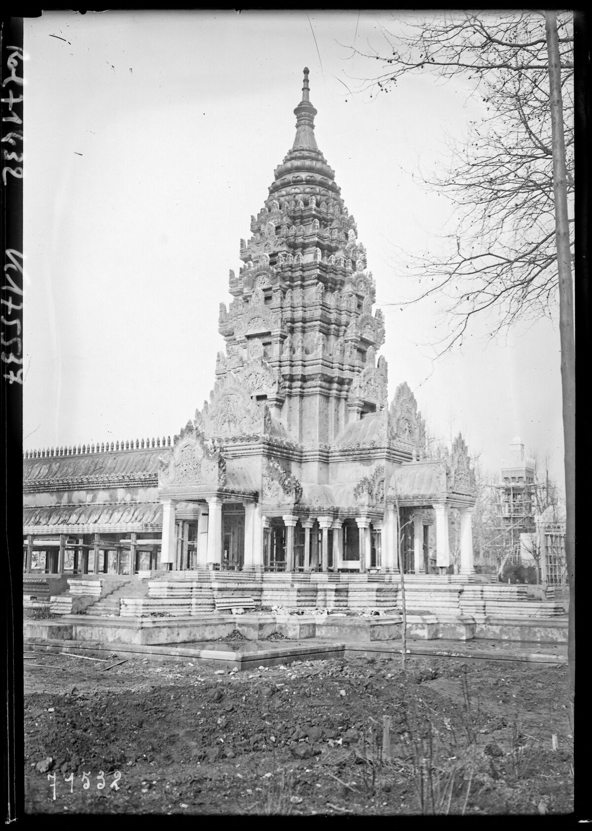 24-1-22, Marseille, exposition coloniale, [pavillon de l']Indo-Chine : [photographie de presse] / [Agence Rol]