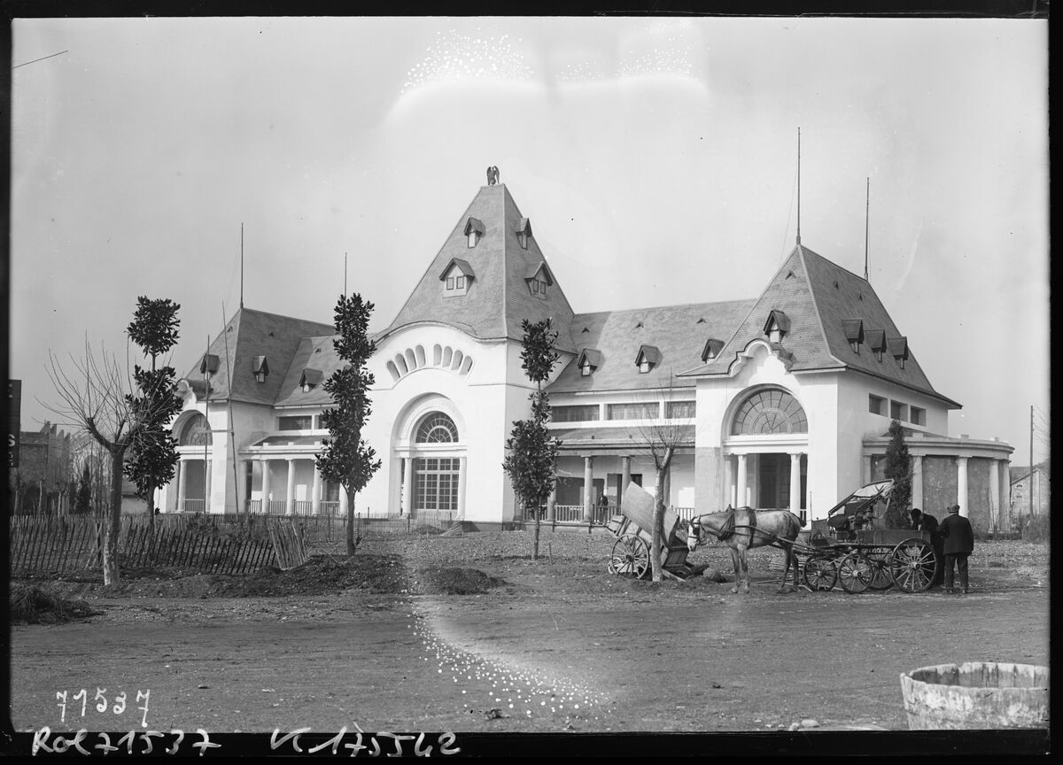 24-1-22, Marseille, exposition coloniale, [pavillon de] Madagascar : [photographie de presse] / [Agence Rol]