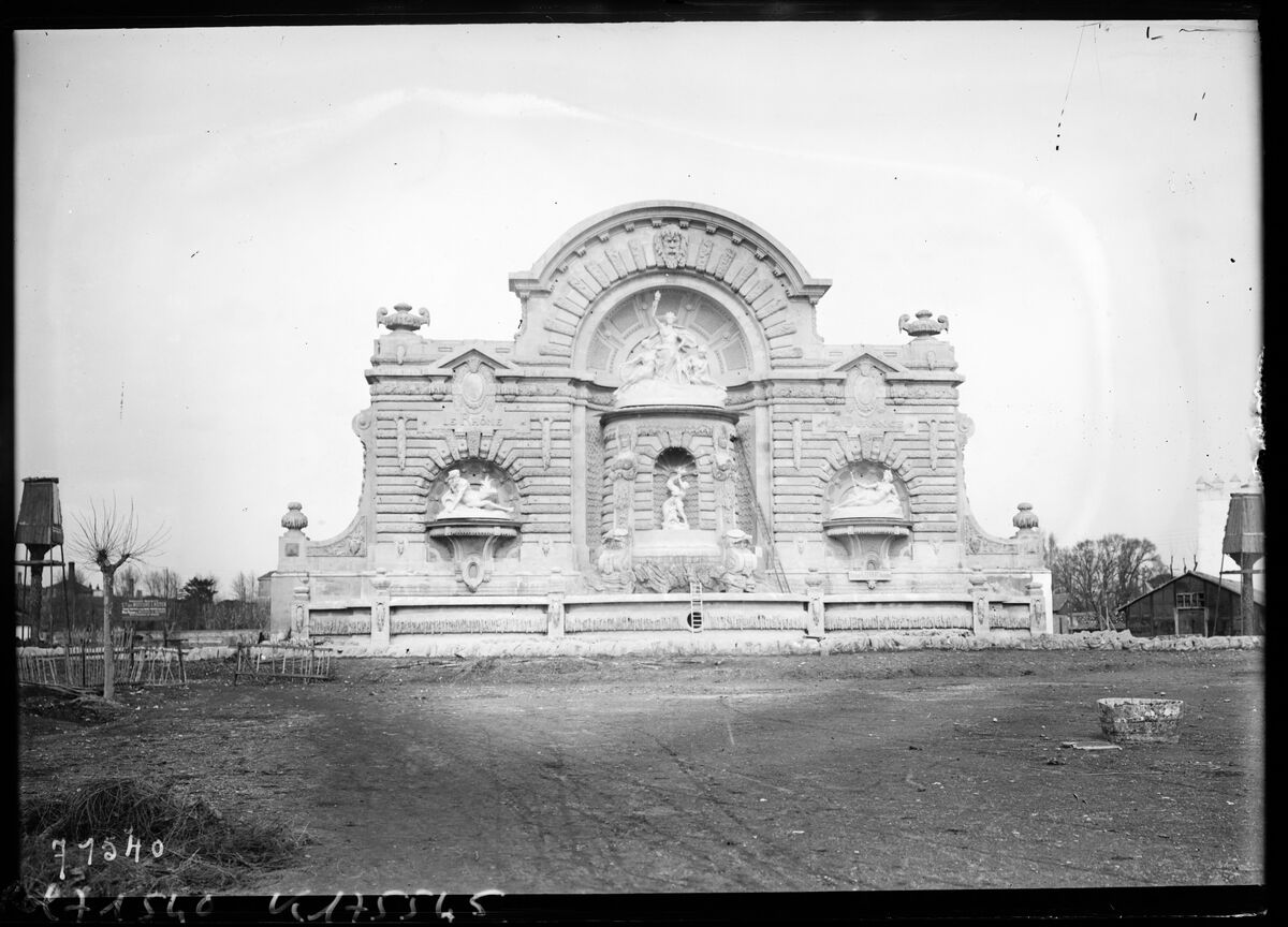 24-1-22, Marseille, exposition coloniale, le château d'eau [fontaine] : [photographie de presse] / [Agence Rol]