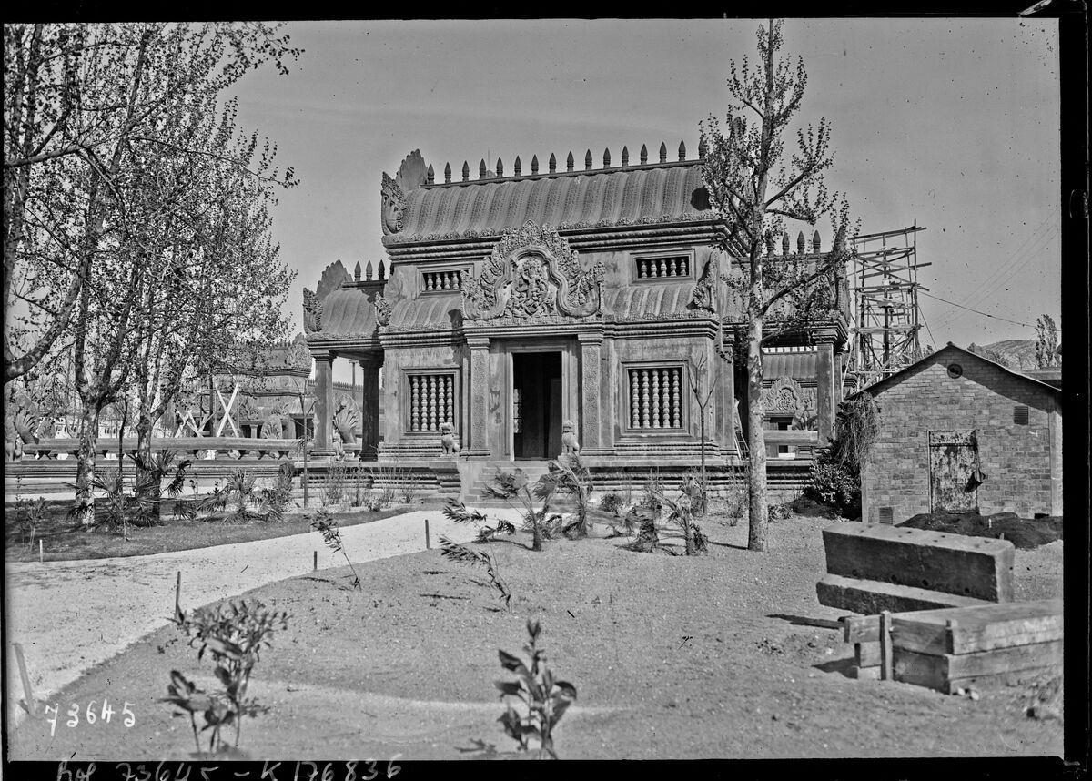 Marseille, exposition coloniale [village de l'Indochine] : [photographie de presse] / [Agence Rol]