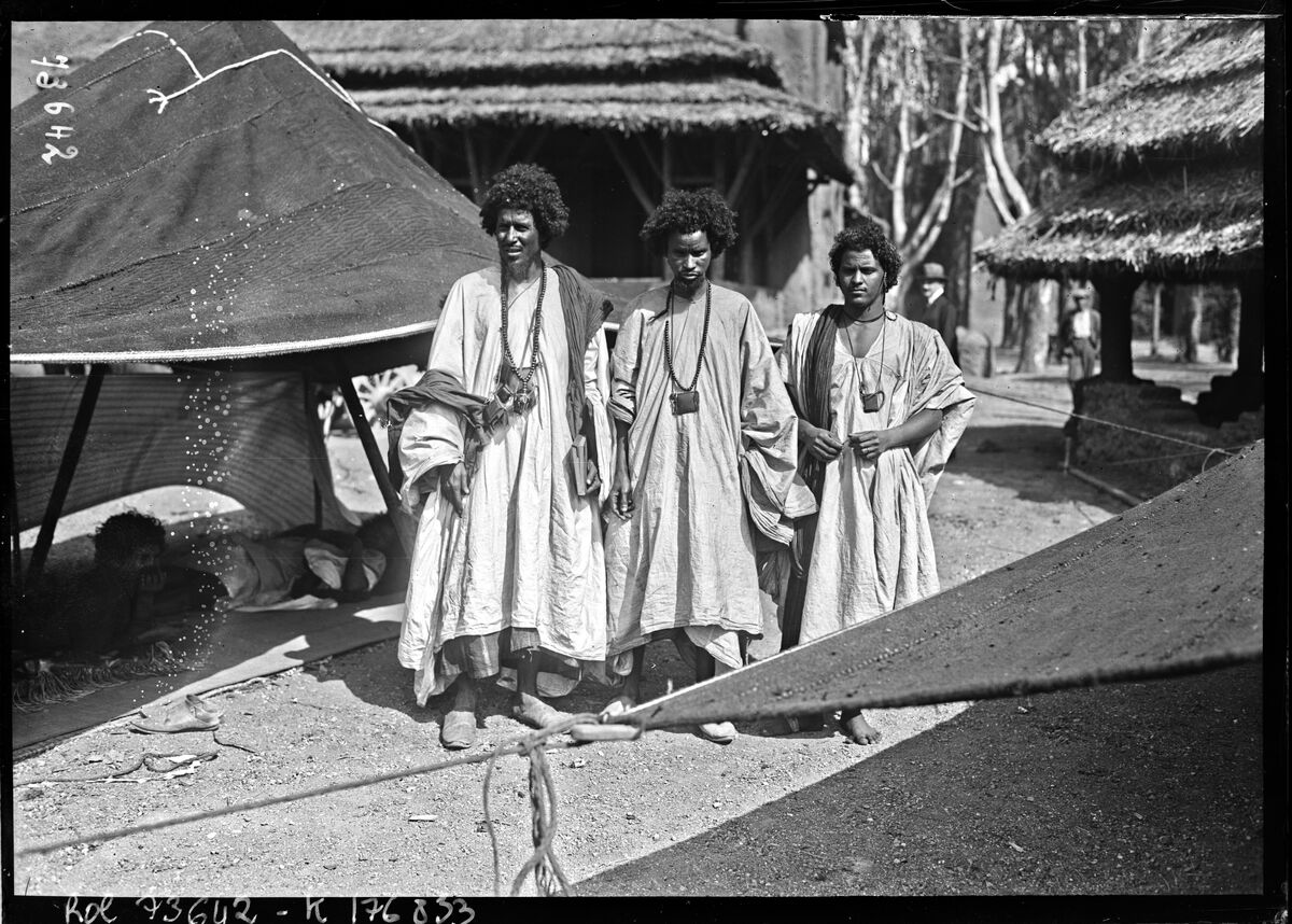 Marseille, exposition coloniale [village de l'Afrique occidentale] : [photographie de presse] / [Agence Rol]