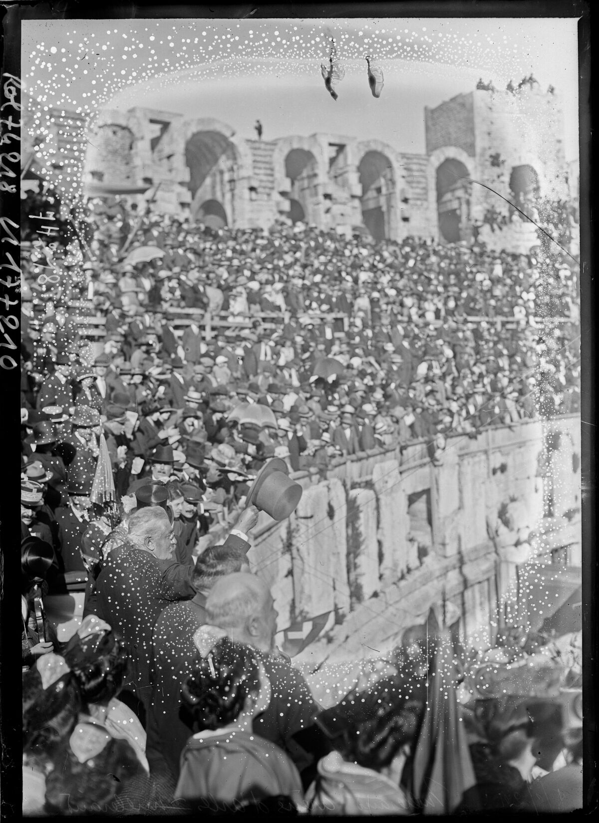 8/5/22, Millerand aux arènes d'Arles [lors de son voyage présidentiel] : [photographie de presse] / [Agence Rol]