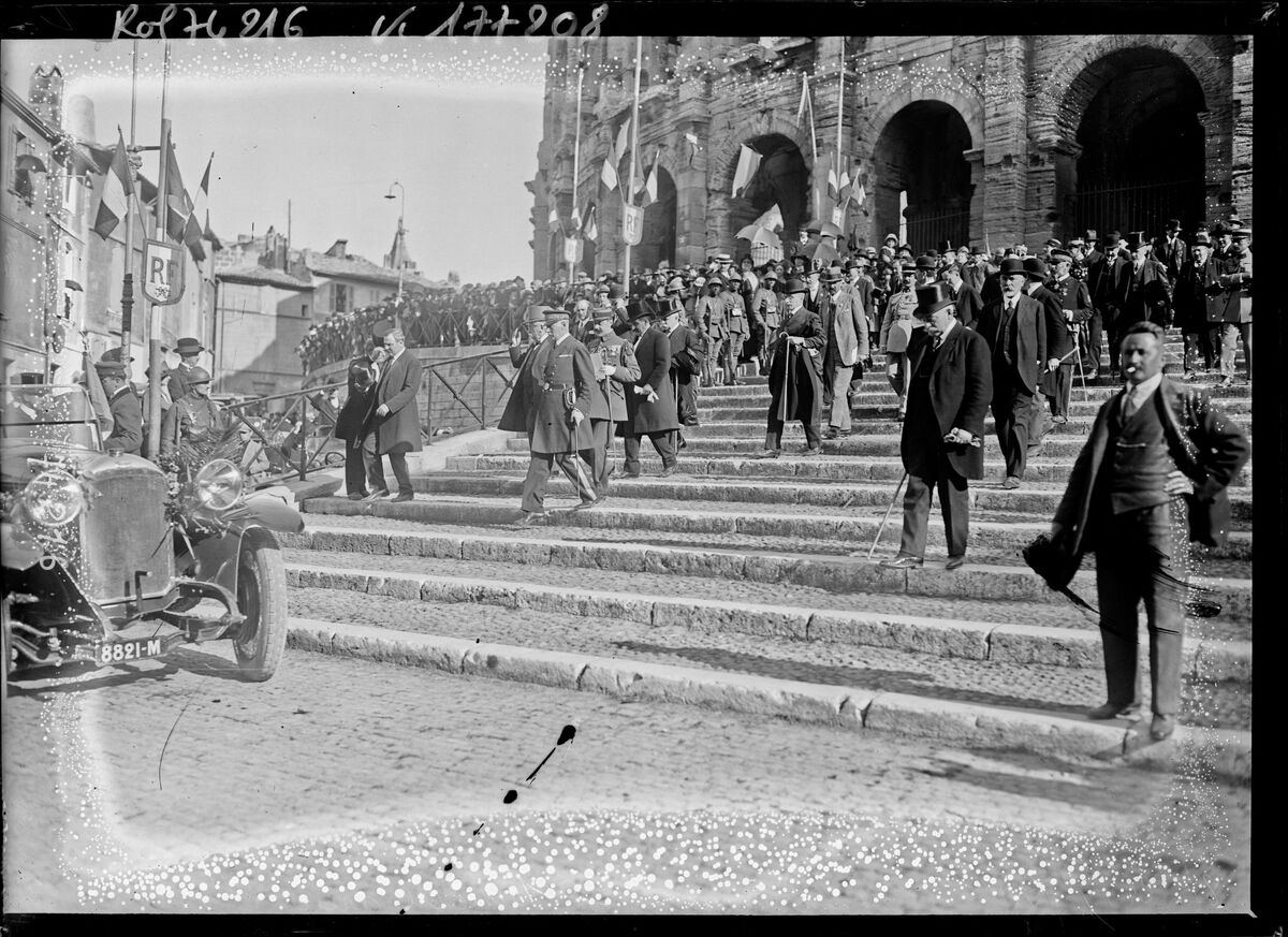 8/5/22, M. Millerand à la sortie des arènes d'Arles [lors de son voyage présidentiel] : [photographie de presse] / [Agence Rol]