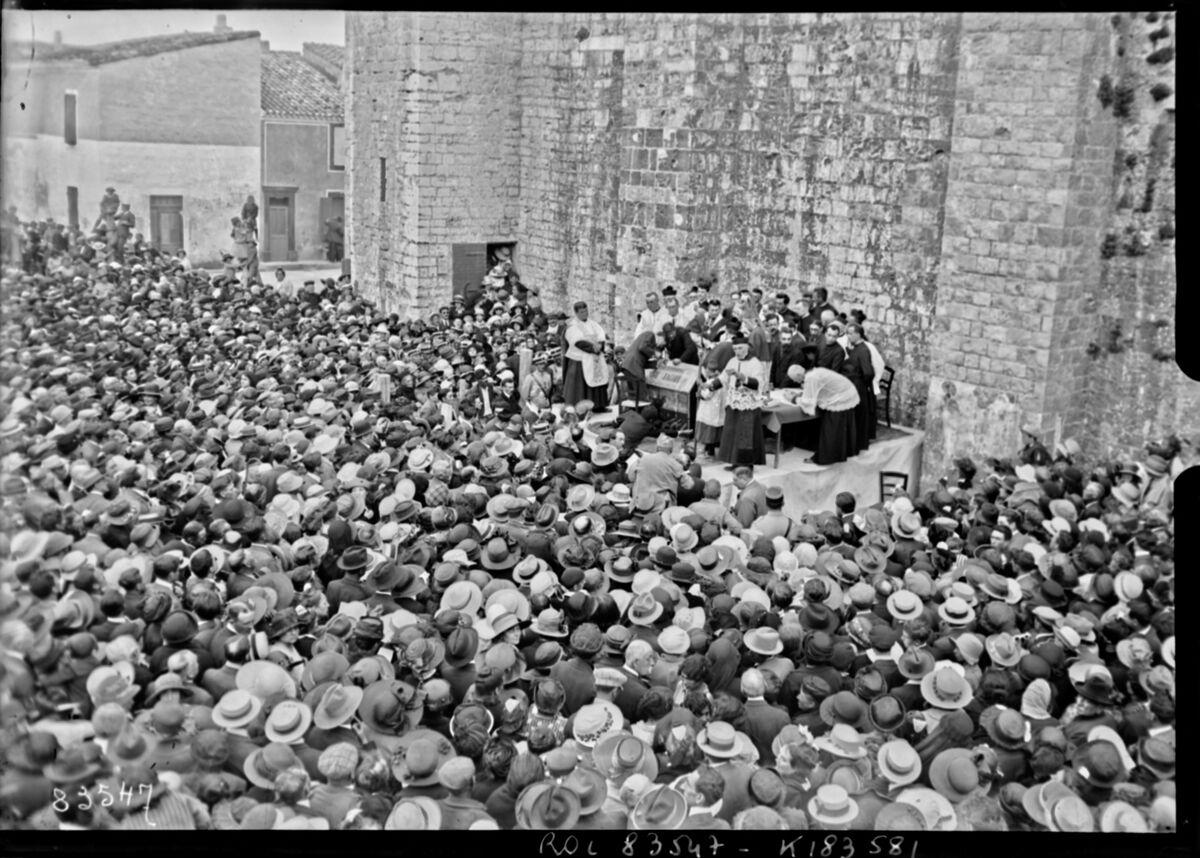Pèlerinage des Saintes Maries de la Mer [le 24 mai 1923] : [photographie de presse] / [Agence Rol]