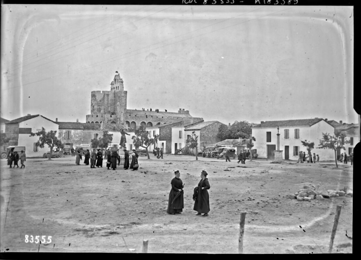 [Pèlerinage des Saintes-Maries-de-la-Mer, 24 ou 25 mai 1923] : [photographie de presse] / [Agence Rol]