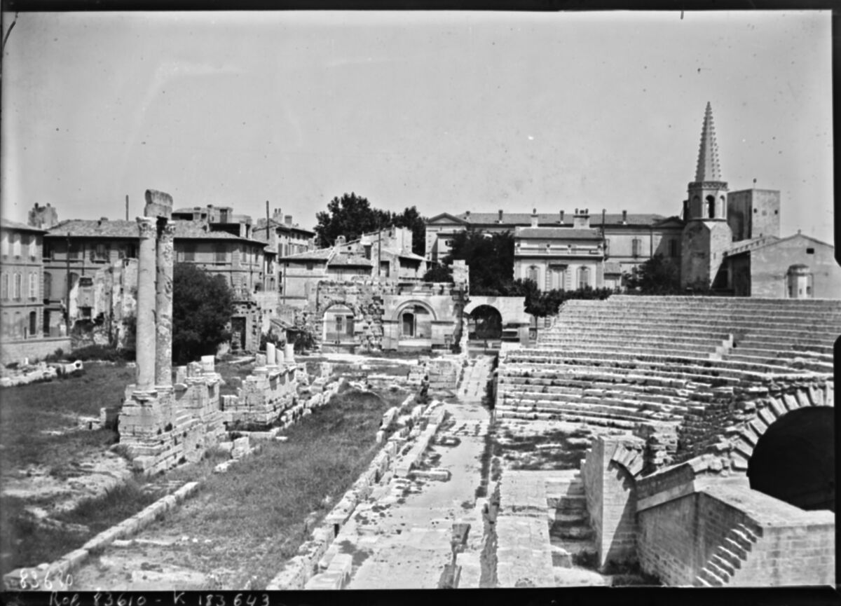 Arles, le théâtre antique : [photographie de presse] / [Agence Rol]