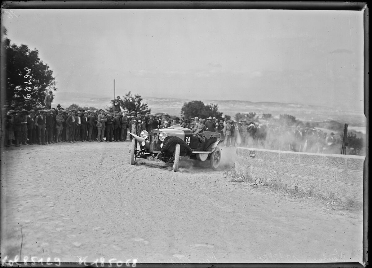 [Mont] Ventoux, 19/8/23, Rosa Vittorio sur Alfa Romeo tourisme 2 litres 500 cm3 : [photographie de presse] / [Agence Rol]