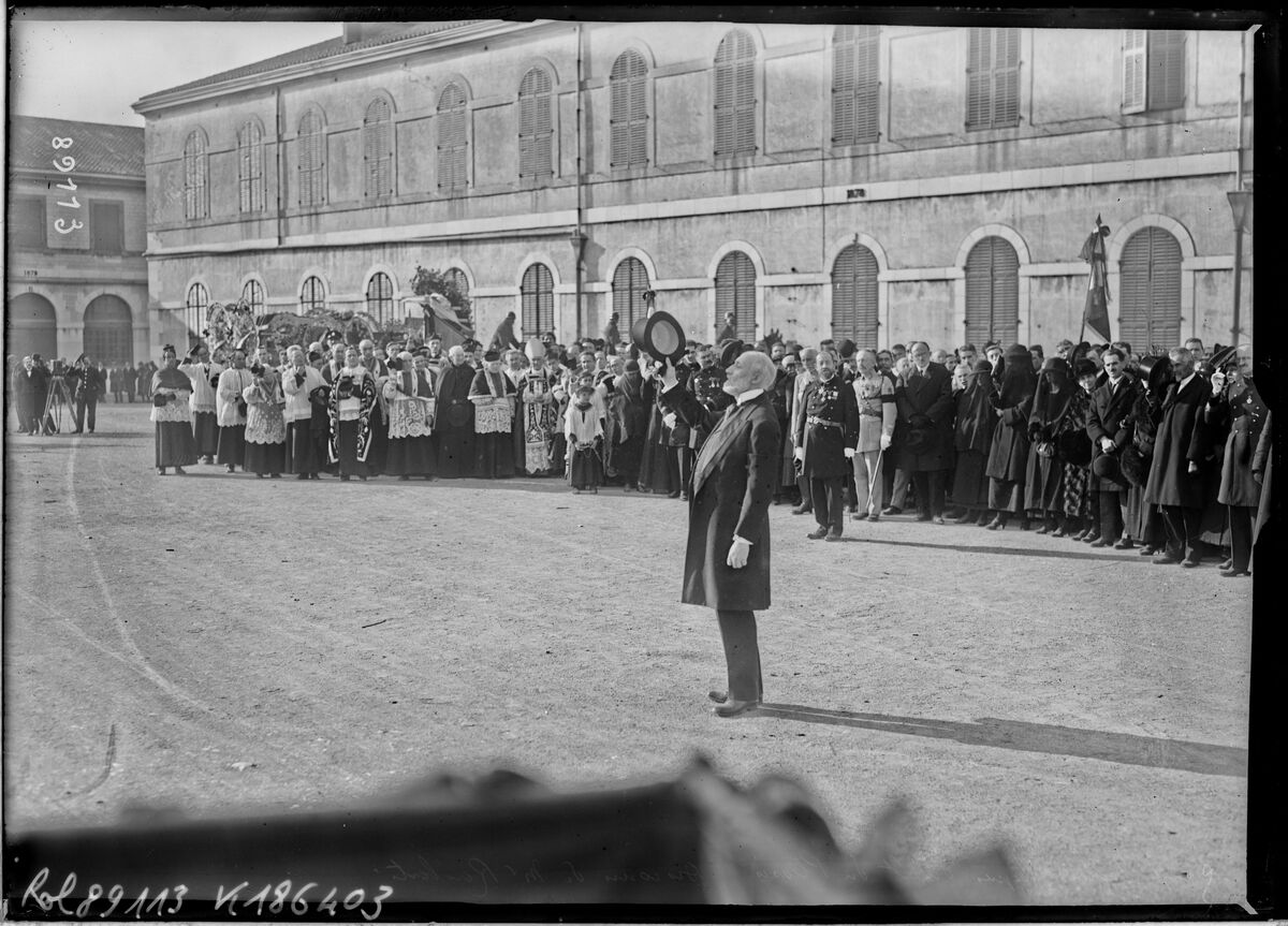 5-1-24, Toulon, obsèques du commandant du Plessis, discours de M. Raiberti : [photographie de presse] / [Agence Rol]