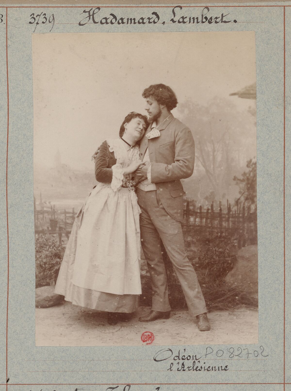 Hadamard, Lambert. Odéon. L'Arlésienne : [photographie, tirage de démonstration] / [Atelier Nadar]