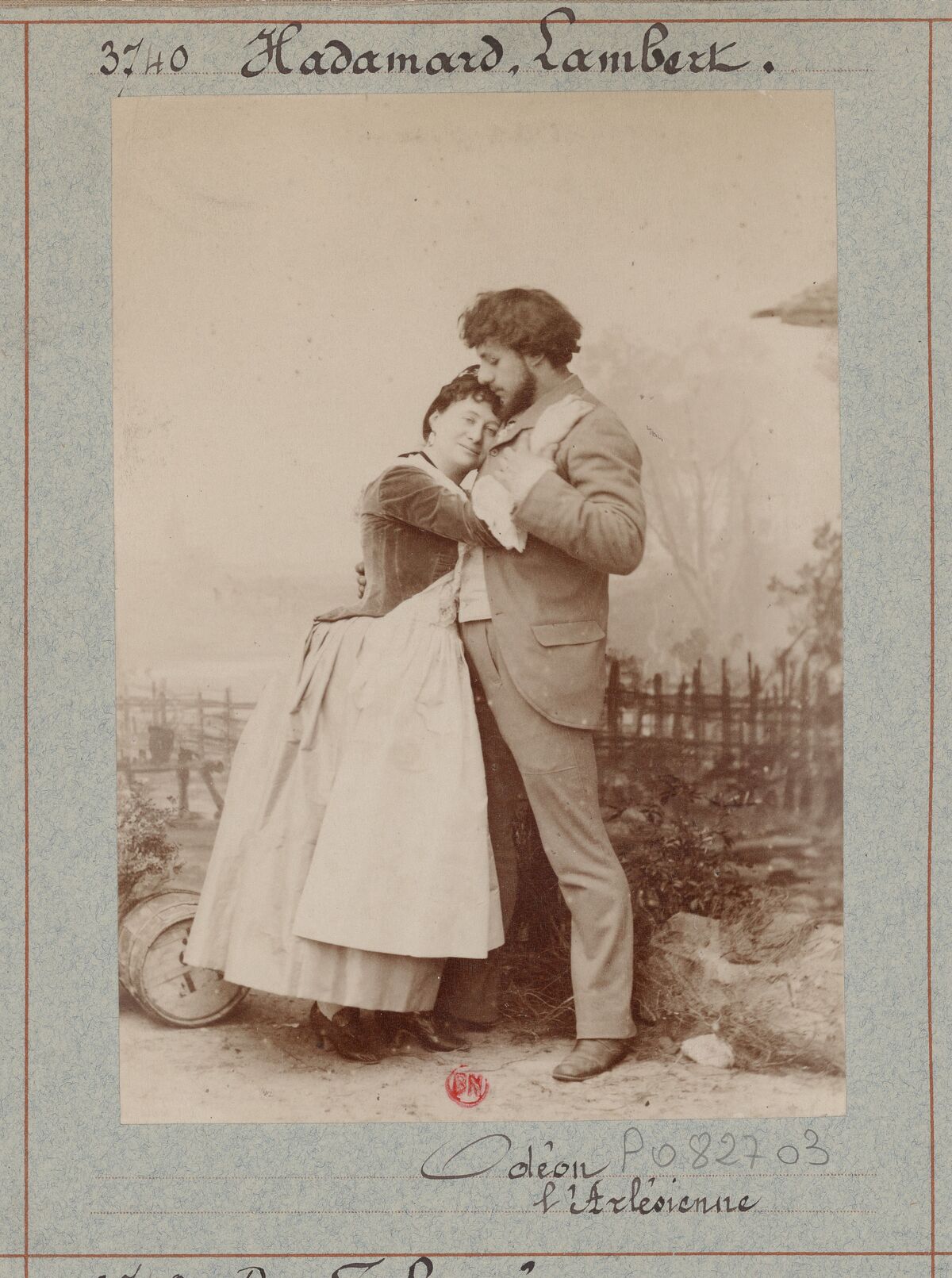 Hadamard, Lambert. Odéon. L'Arlésienne : [photographie, tirage de démonstration] / [Atelier Nadar]