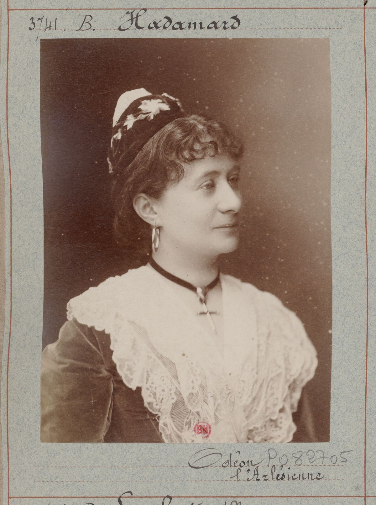 Hadamard. Odéon. L'Arlésienne : [photographie, tirage de démonstration] / [Atelier Nadar]
