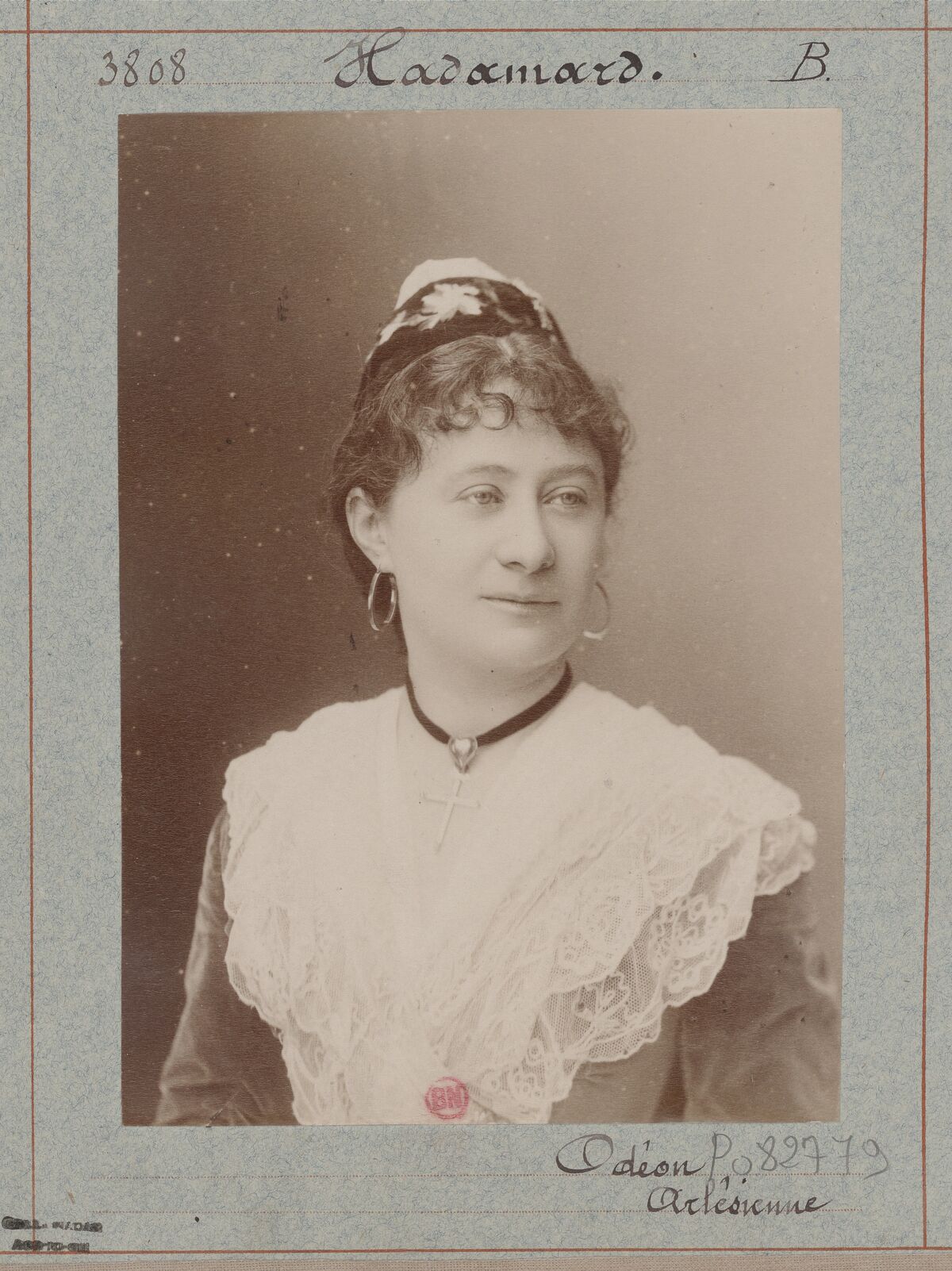 Hadamard. Odéon. Arlésienne : [photographie, tirage de démonstration] / [Atelier Nadar]