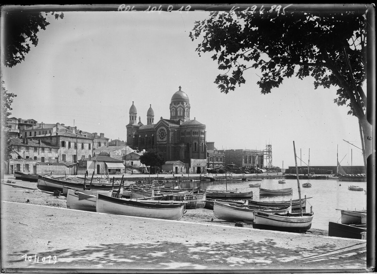St Raphaël, le port et l'église : [photographie de presse] / [Agence Rol]