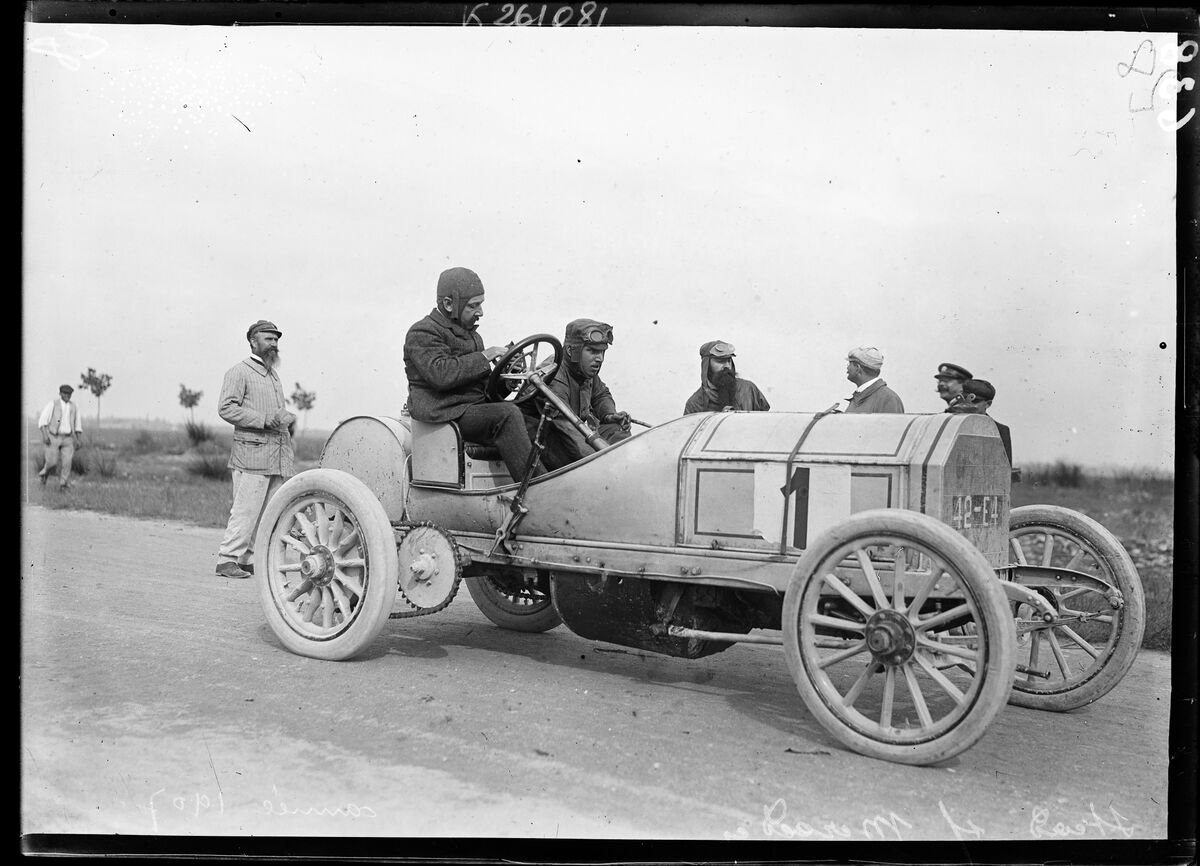Stead sur Mercédès, année 1907 [i.e. participant au meeting de Provence le 14 septembre 1905] : [photographie de presse] / [Agence Rol]