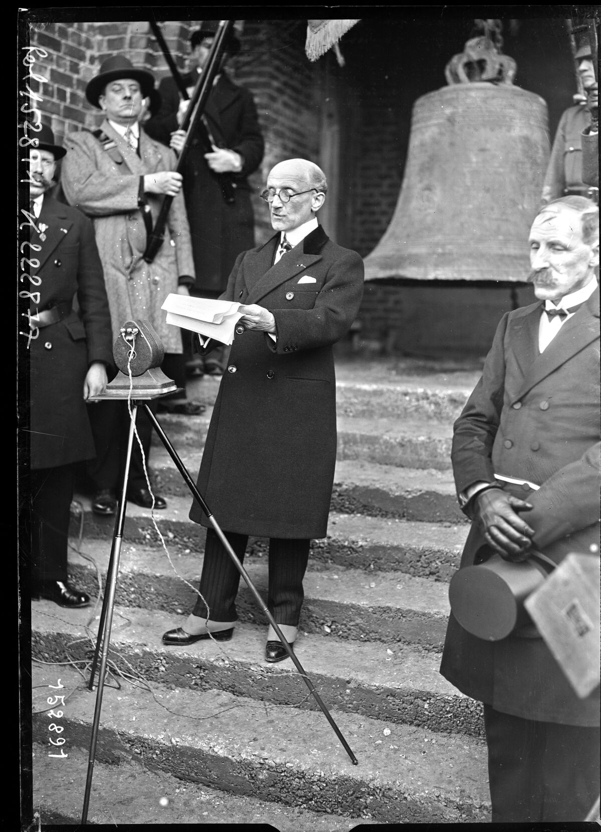 Carency, 22-3-31, M. de Castellane : [photographie de presse] / [Agence Rol]