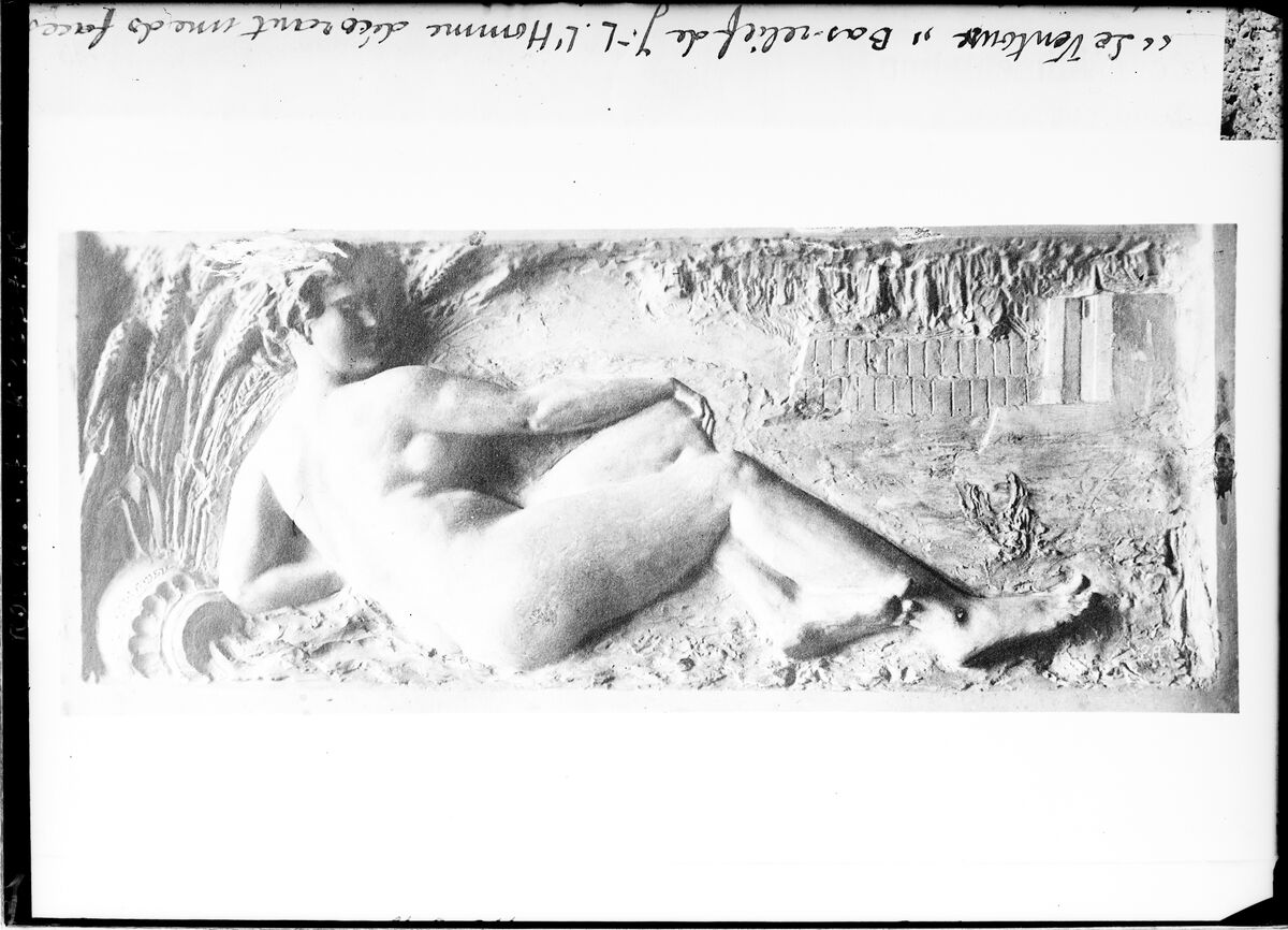 Pont de Cavaillon [bas relief, nu féminin, décorant les pylones du pont] : [photographie de presse] / [Agence Rol] ; [d'après une photographie originale de provenance inconnue]