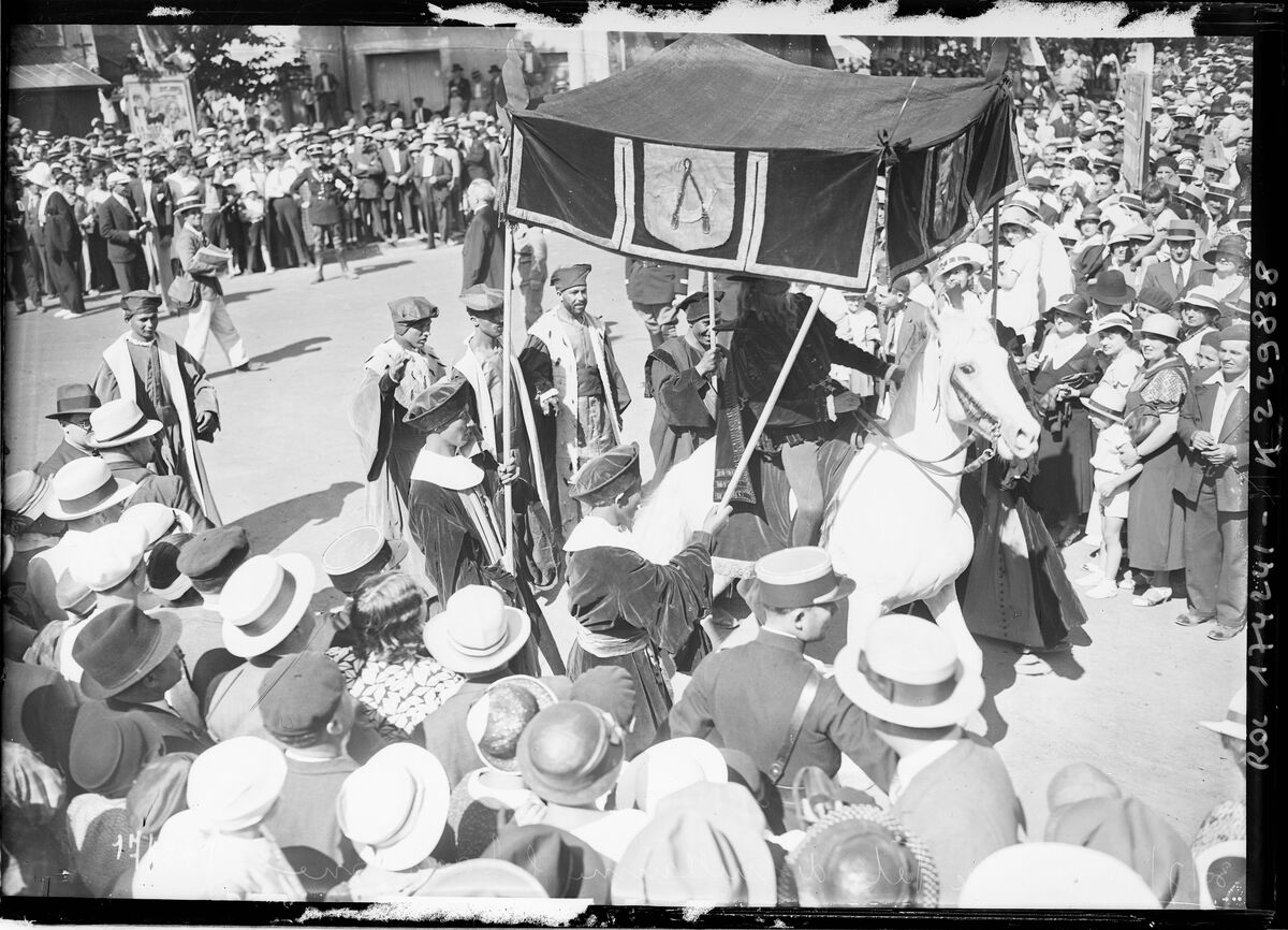 30/7/33, Orange, fêtes de Guillaume le Taciturne [reconstitution fictive de son entrée dans la ville] : [photographie de presse] / [Agence Rol]