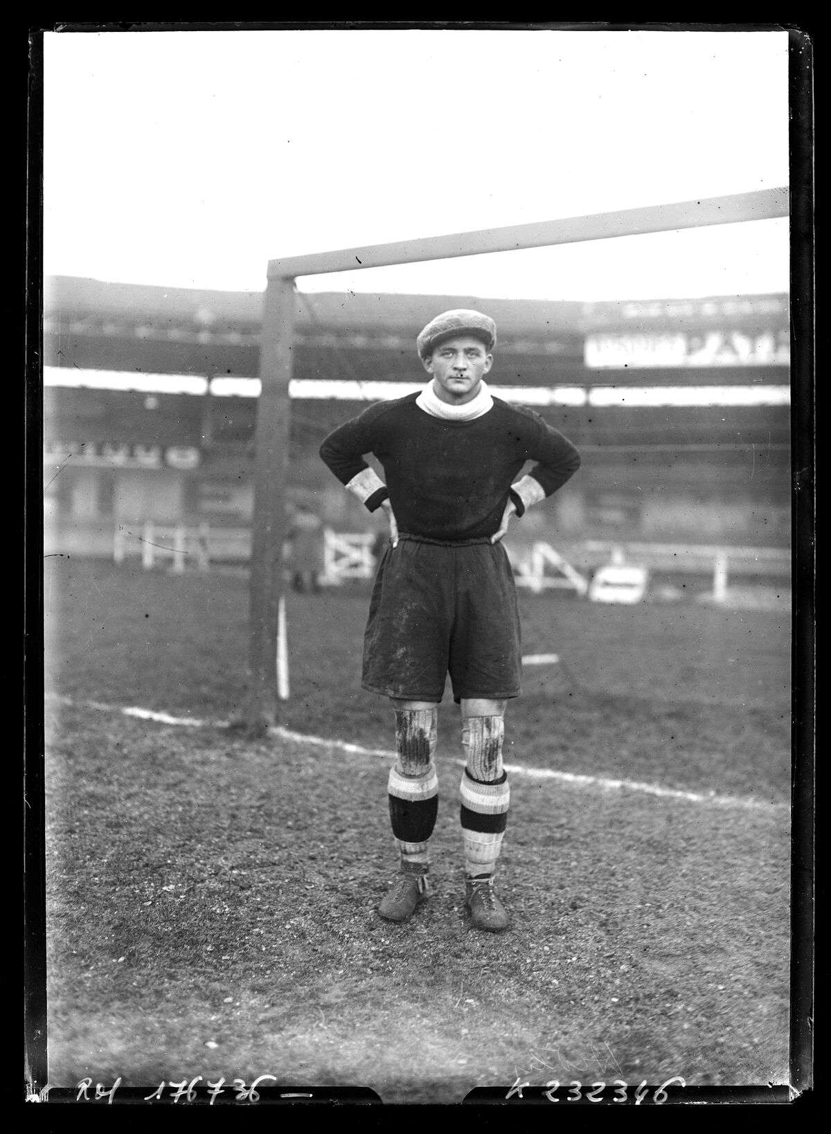 Hiden [gardien de but] : [photographie de presse] / [Agence Rol]