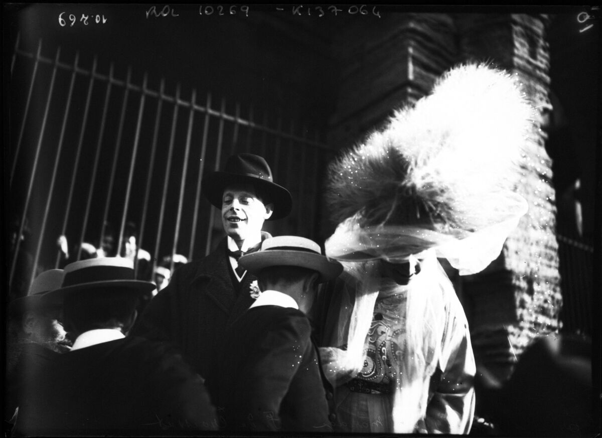 Arles, 4 mai 1910, mariage Francis Croisset : [photographie de presse] / [Agence Rol]