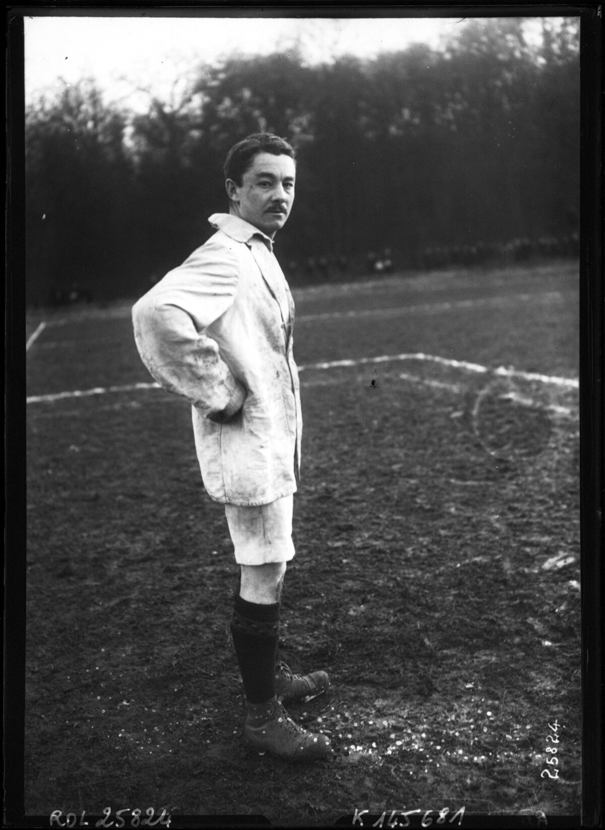 De Gastyne, R.C.F. [gardien de but, 12-1-13] : [photographie de presse] / [Agence Rol]