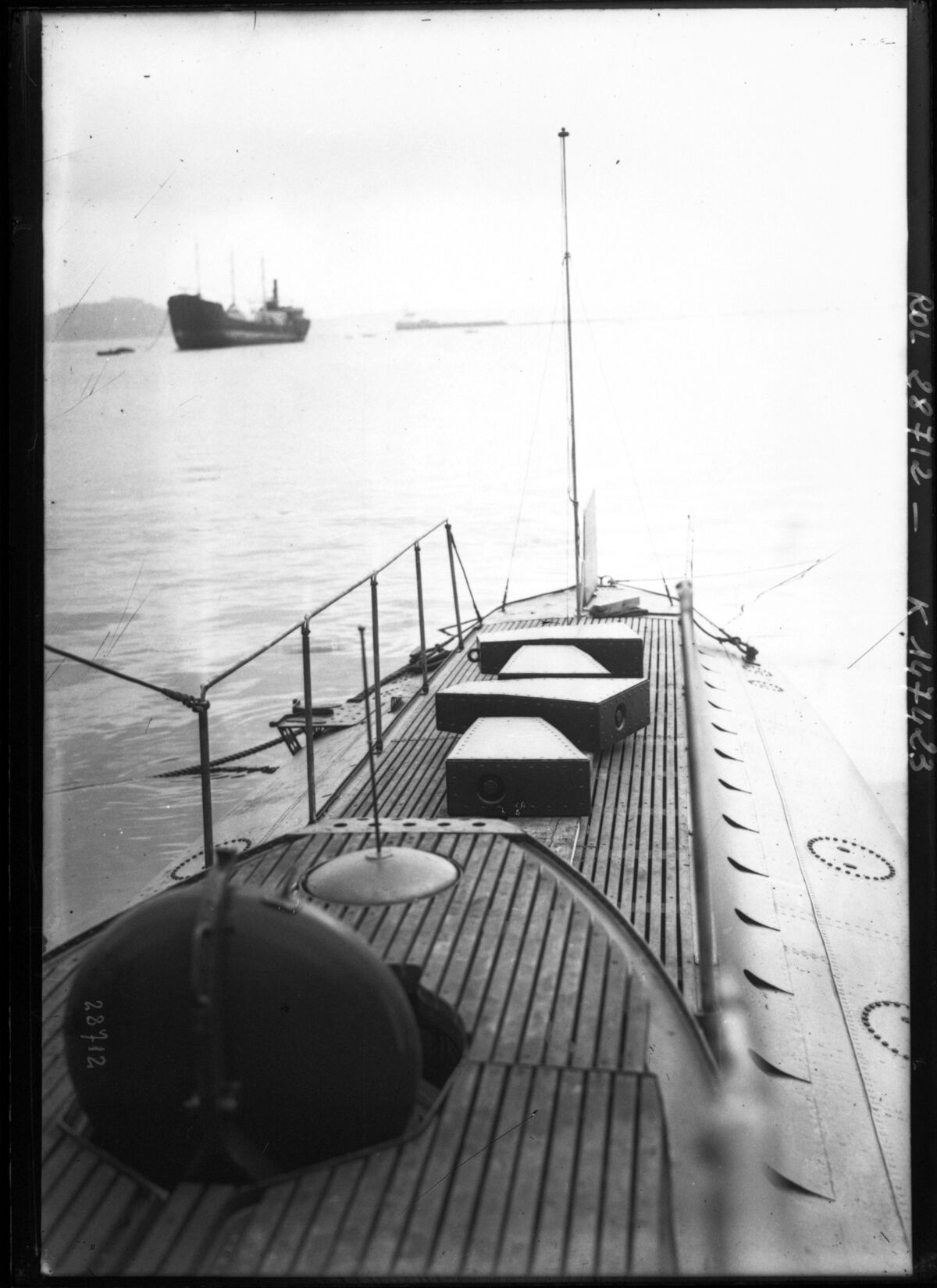 Sous-marin Xiphias, plombes de sécurité : [photographie de presse] / [Agence Rol]