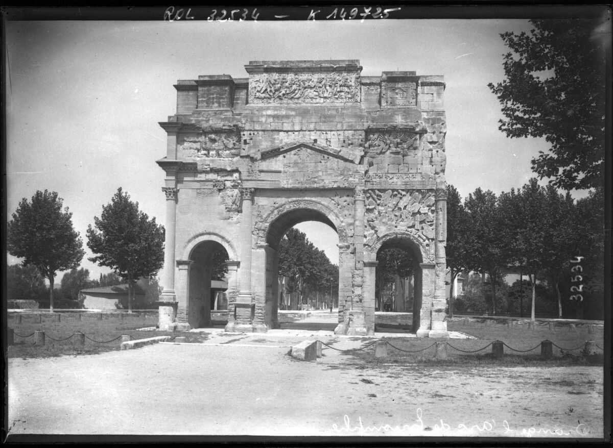 Orange, arc de triomphe : [photographie de presse] / [Agence Rol]