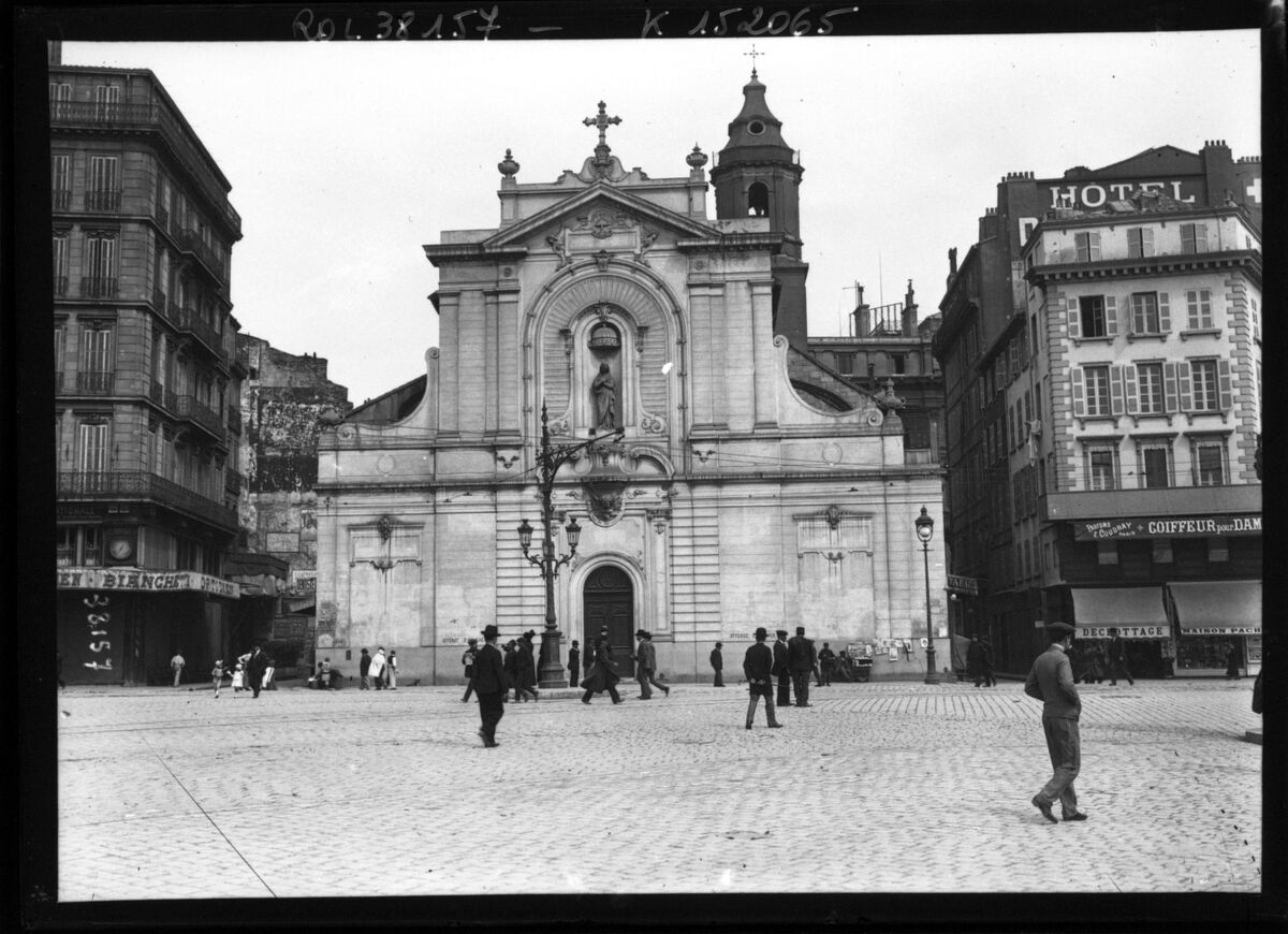 Marseille, église Saint-Augustin [la façade] : [photographie de presse] / [Agence Rol]