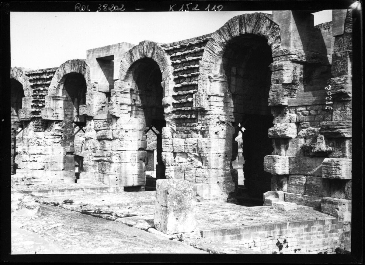 Arènes d'Arles : [photographie de presse] / [Agence Rol]