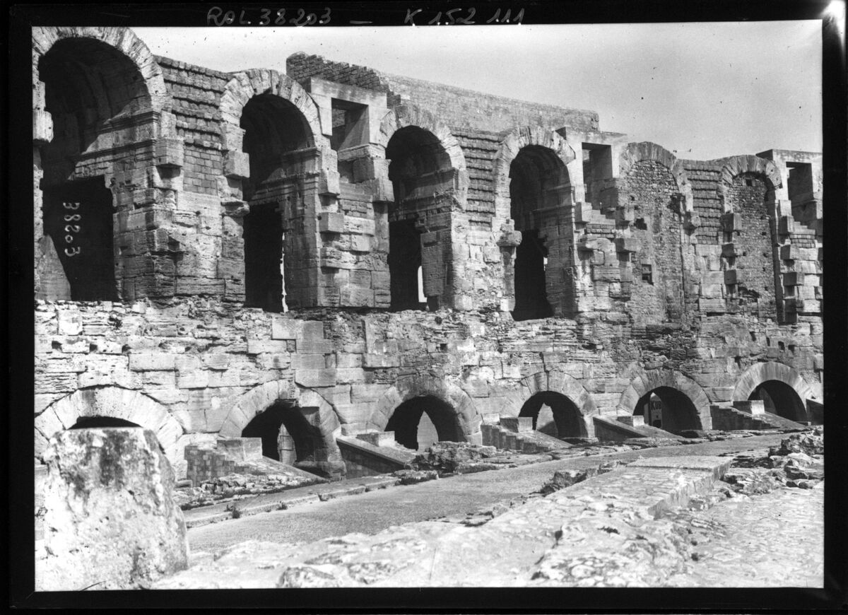 Arènes d'Arles : [photographie de presse] / [Agence Rol]