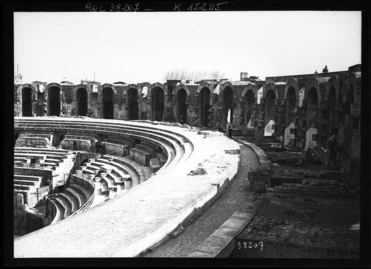 Arènes d'Arles : [photographie de presse] / [Agence Rol]